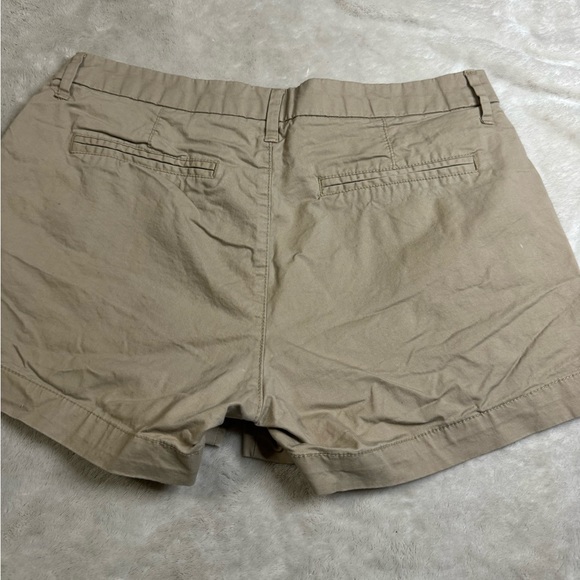 Khaki shorts - Picture 3 of 4